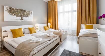 MyGold Apartment 120 qm großes Apartment mit Balkon und Panoramaschaufenster