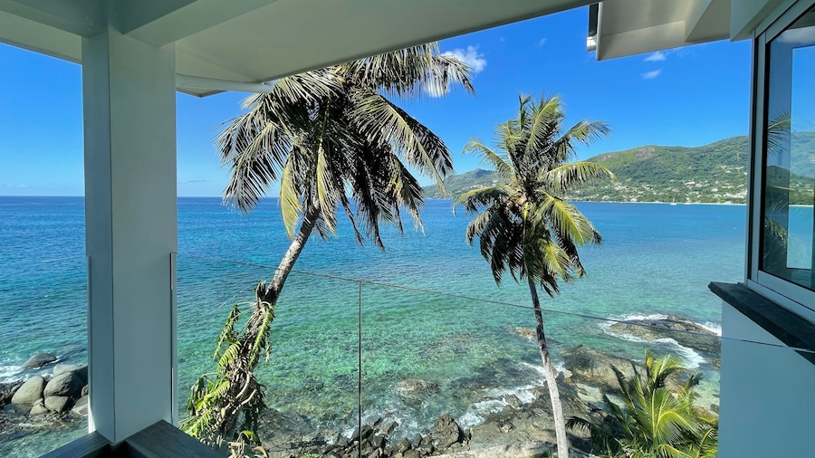 VallonEnd Beach Front Villa