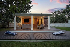 Terrace/patio - Luxury Bungalow Steps Away From Trendy Avondale & 5 Minutes to Downtown (Charleston)