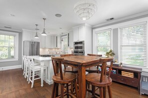 Dining - Luxury Bungalow Steps Away From Trendy Avondale & 5 Minutes to Downtown (Charleston)