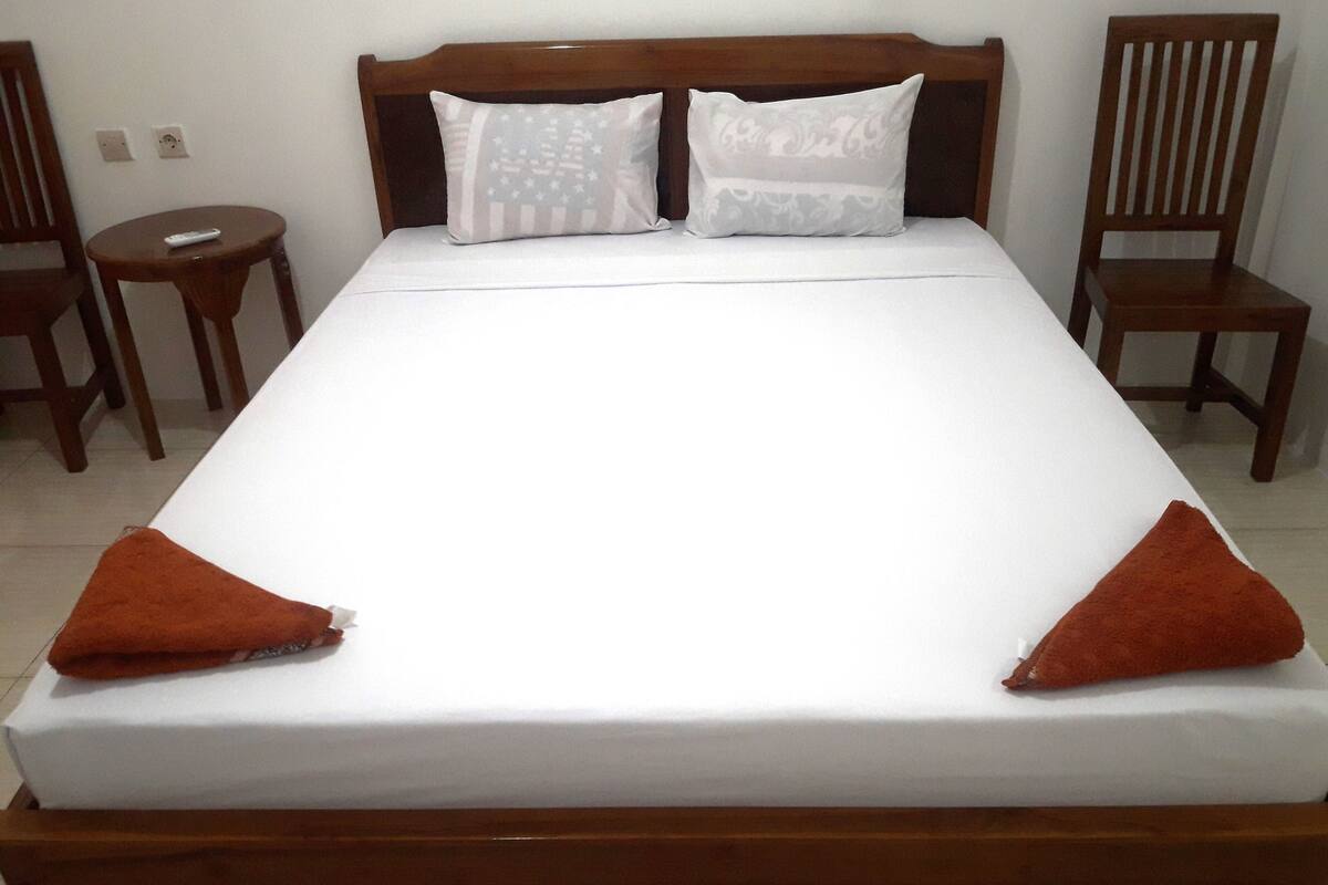 Kahden hengen standard-huone | 1 makuuhuone, työpöytä, ilmainen Wi-Fi, vuodevaatteet