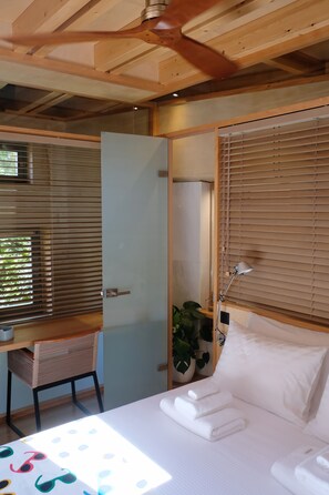 Design-Haus | 1 Schlafzimmer, hochwertige Bettwaren, Daunenbettdecken