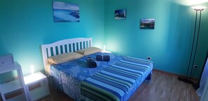 2 Schlafzimmer, Zimmersafe, Bügeleisen/Bügelbrett, Reisekinderbett