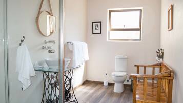 Apartemen Keluarga | Kamar mandi | Perlengkapan mandi gratis dan handuk