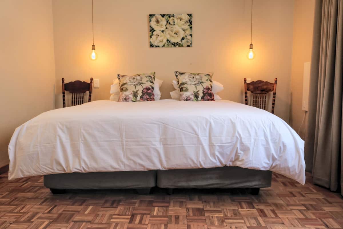 Family Apartment | In-room safe, desk, free WiFi, individually decorated