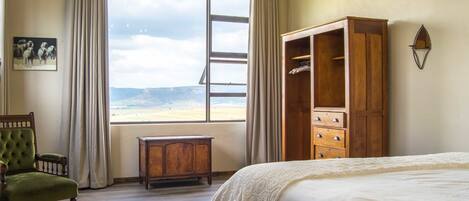 Apartment (Maluti View) | In-room safe, individually decorated, individually furnished, desk