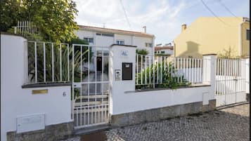 Façana frontal de l'allotjament