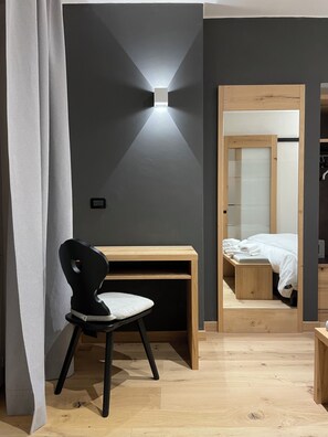 Junior-sviitti | 1 makuuhuone, työpöytä