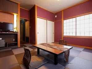 Living room - Kinosaki Onsen Ryokan Oyado Hakusan (Toyooka)