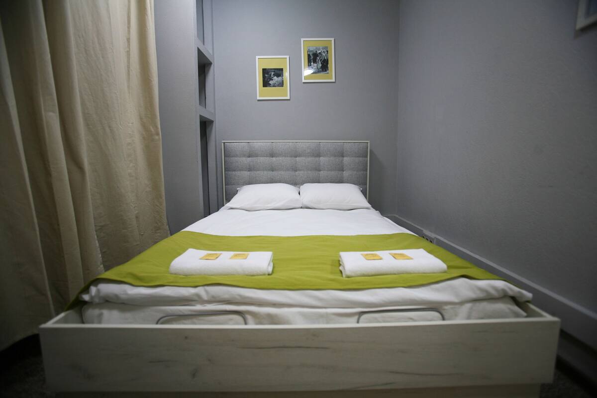 Chambre Double Supérieure | Fer et planche à repasser, Wi-Fi gratuit, draps fournis