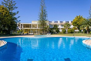 Innenpool, Außenpool