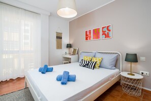 3 dormitorios, tabla de planchar con plancha, wifi gratis y ropa de cama
