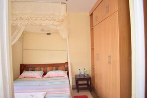 Suite – superior | Sengetøy av topp kvalitet, memory foam-senger, skrivebord og lydisolert