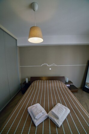 Apartamento urbano, terraço | Escrivaninha, cortinas blackout, quartos à prova de som