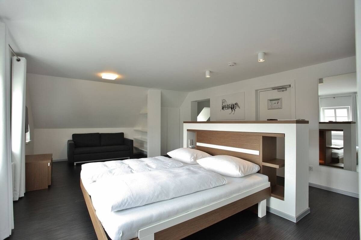 suite | 1 bedroom, minibar, desk, soundproofing