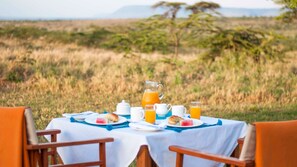 Der serveres morgenmad, frokost og aftensmad