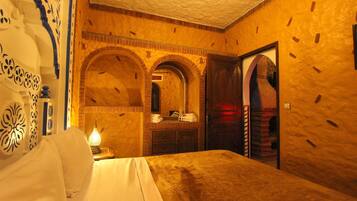 Free cots/infant beds, rollaway beds, free WiFi, bed sheets