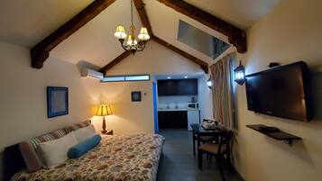 Premium bedding, desk, blackout drapes, rollaway beds