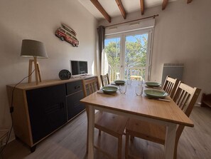 Dining - Charming duplex for 4, near beach and port, La Rochelle (La Rochelle)