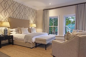 Luxury Suite 7 | 고급 침구, 미니바, 각각 다른 스타일의 인테리어, 침대 시트