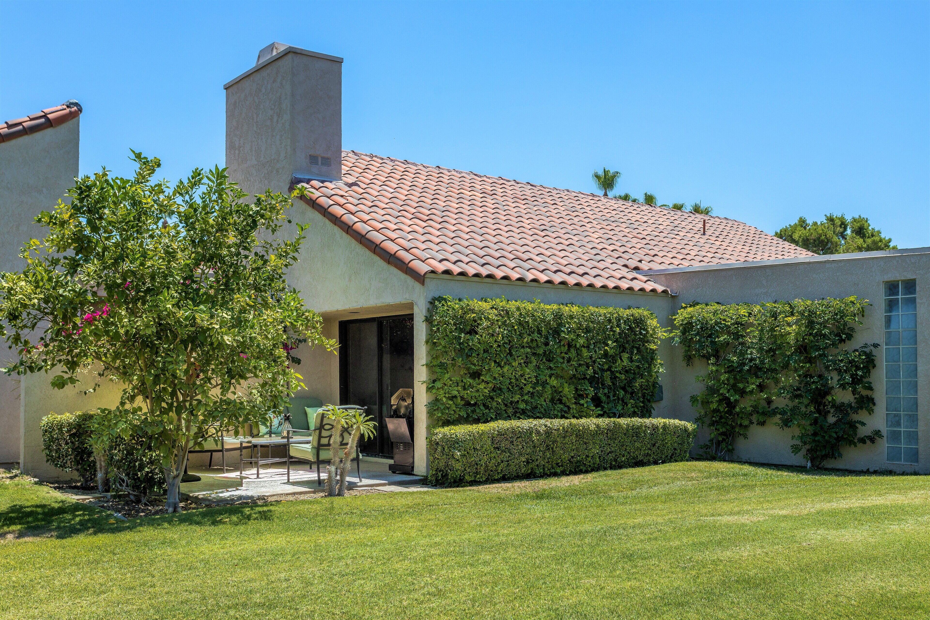 2 Bed Tennis Villa Condo at Mission Hills Golf & Country Club and Outdoor Movies