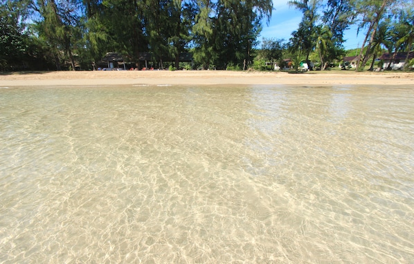 On the beach - T.K. Beach Resort Koh Mak (Ko Mak)