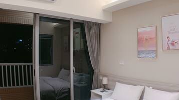 Comfort Double Room | Soundproofing, free WiFi, bed sheets, wheelchair access