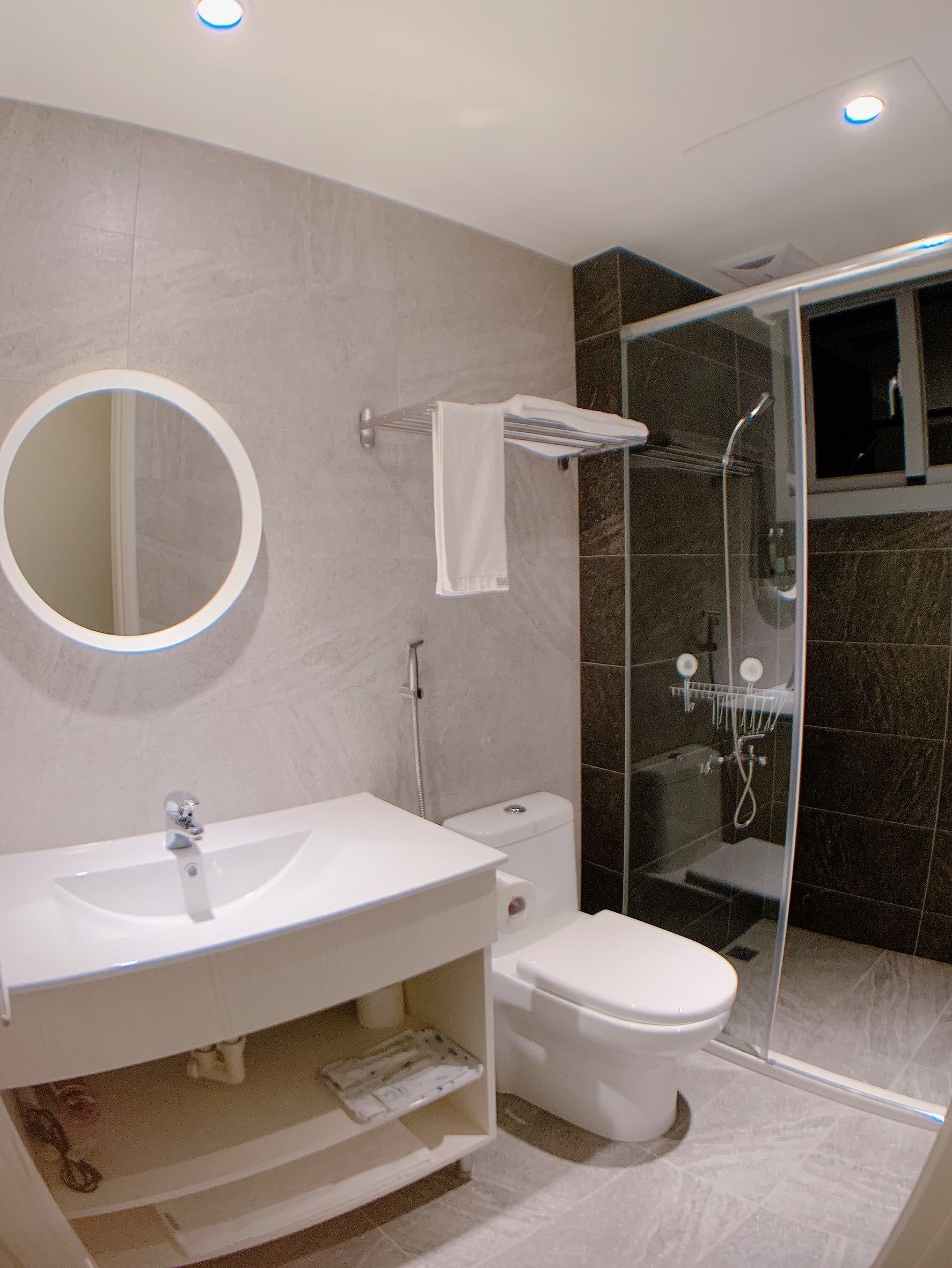 comfort single room | bathroom | shower, free toiletries, hair dryer, slippers