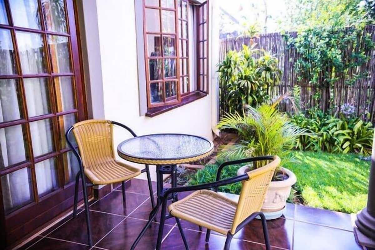 Cottage with en-suite | Terrace/patio
