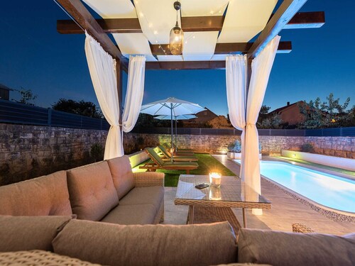 Holiday house Marcella with pool and gorgeous lounging area