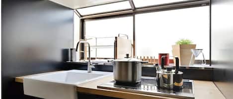 Fridge, microwave, oven, stovetop