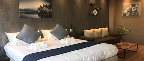 Chambre Double, 1 trÚs grand lit et 1 canapé-lit