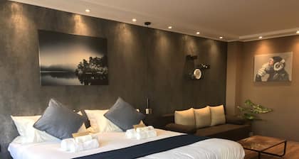 Mike's Four - Hostel