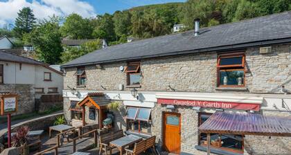 Gwaelod Y Garth Inn
