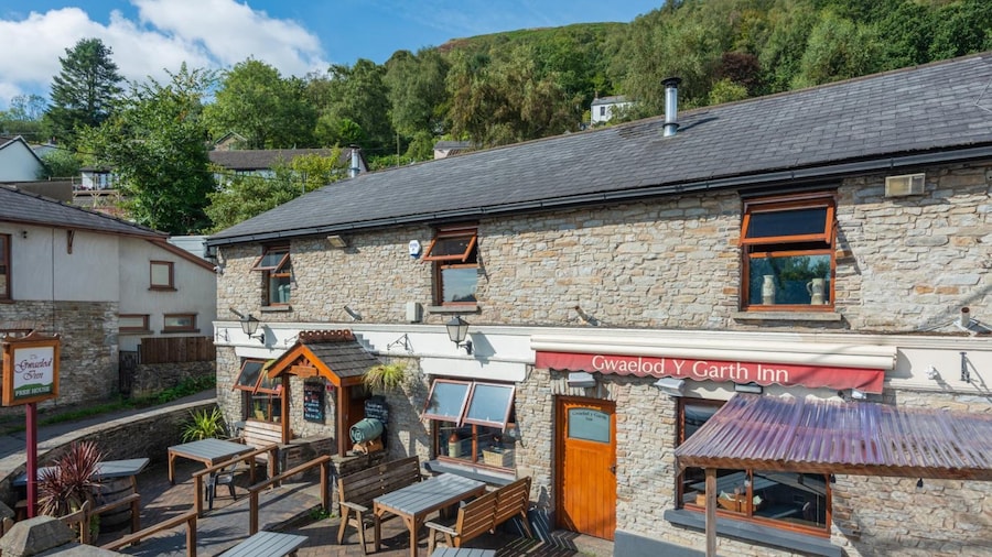 Gwaelod Y Garth Inn