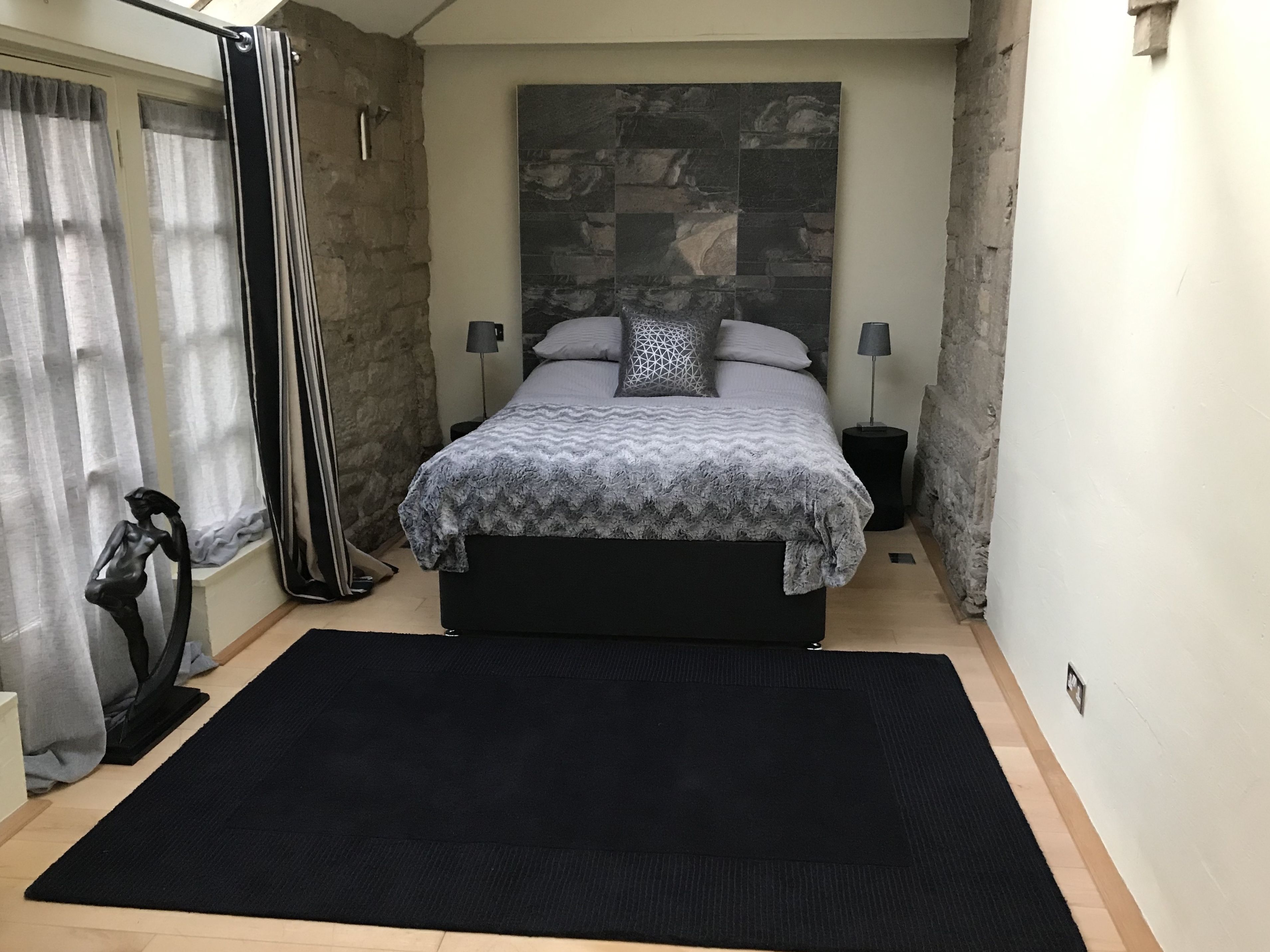 Photo - Hemples Lodge