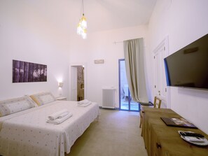 Suite (1) | 1 bedroom, premium bedding, down comforters, memory foam beds - La Naca sul Mare (Nardò)