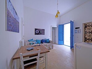 Suite (2) | Living area | Smart TV, Netflix