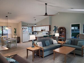 Smart TV, books - Pet Friendly, Community Pool (Cape San Blas)