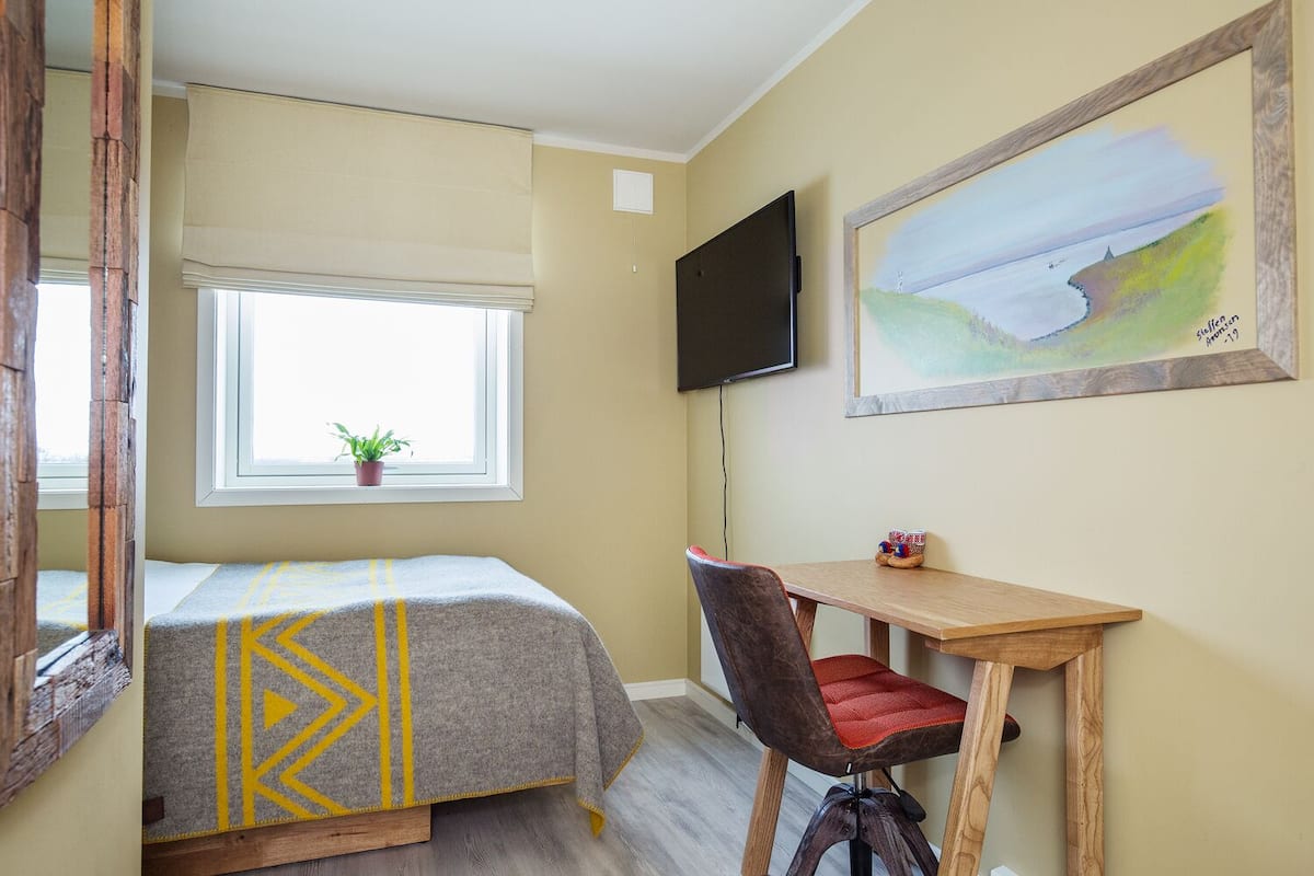 Standard Single Room | 2 bedrooms, free WiFi, bed sheets