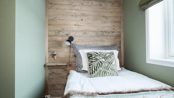 Classic Single Room | Free WiFi, bed sheets