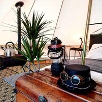 Barraca premium (Bell Tent Buzzard) | Roupas de cama premium, individualmente decorados