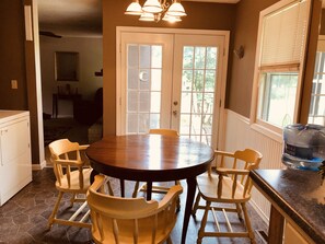 Dining - A Serene Sanctuary in the South! A Peaceful Home Close to Everything!  (Springfield)
