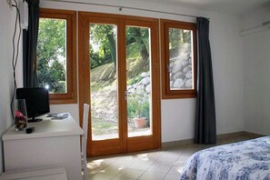 Superior-Doppel- oder -Zweibettzimmer