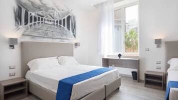 Minibar, escritorio y sistema de insonorización