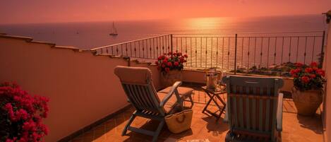 Apartment, 2 Bedrooms | Terrace/patio