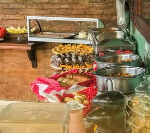 Free daily buffet breakfast