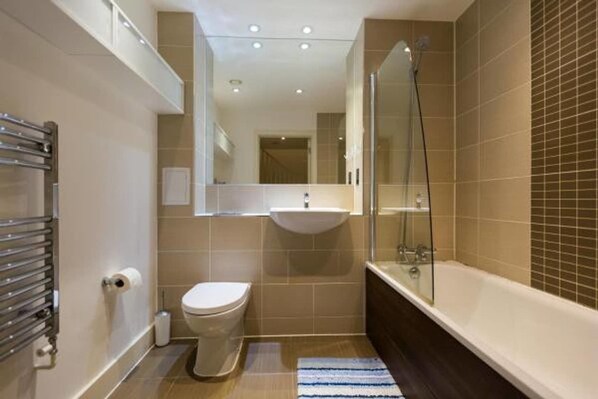 Apartment, 2 Bedrooms | Bathroom - Trevanion Road (London)