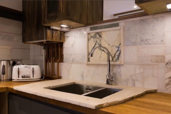 Apartment, 2 Bedrooms | Private kitchen