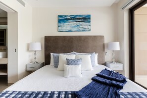 2 bedrooms, iron/ironing board, travel crib, internet